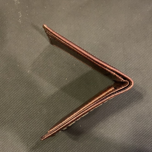 Fendi bi fold wallet - Picture 7 of 16